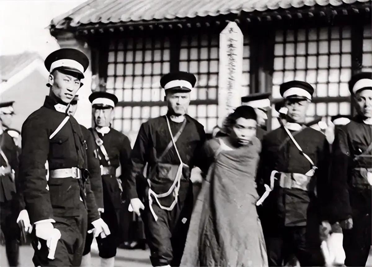 1938年，日军进犯马当要塞，国军第十六军军长兼马当守备区指挥官李韫珩命令远在彭