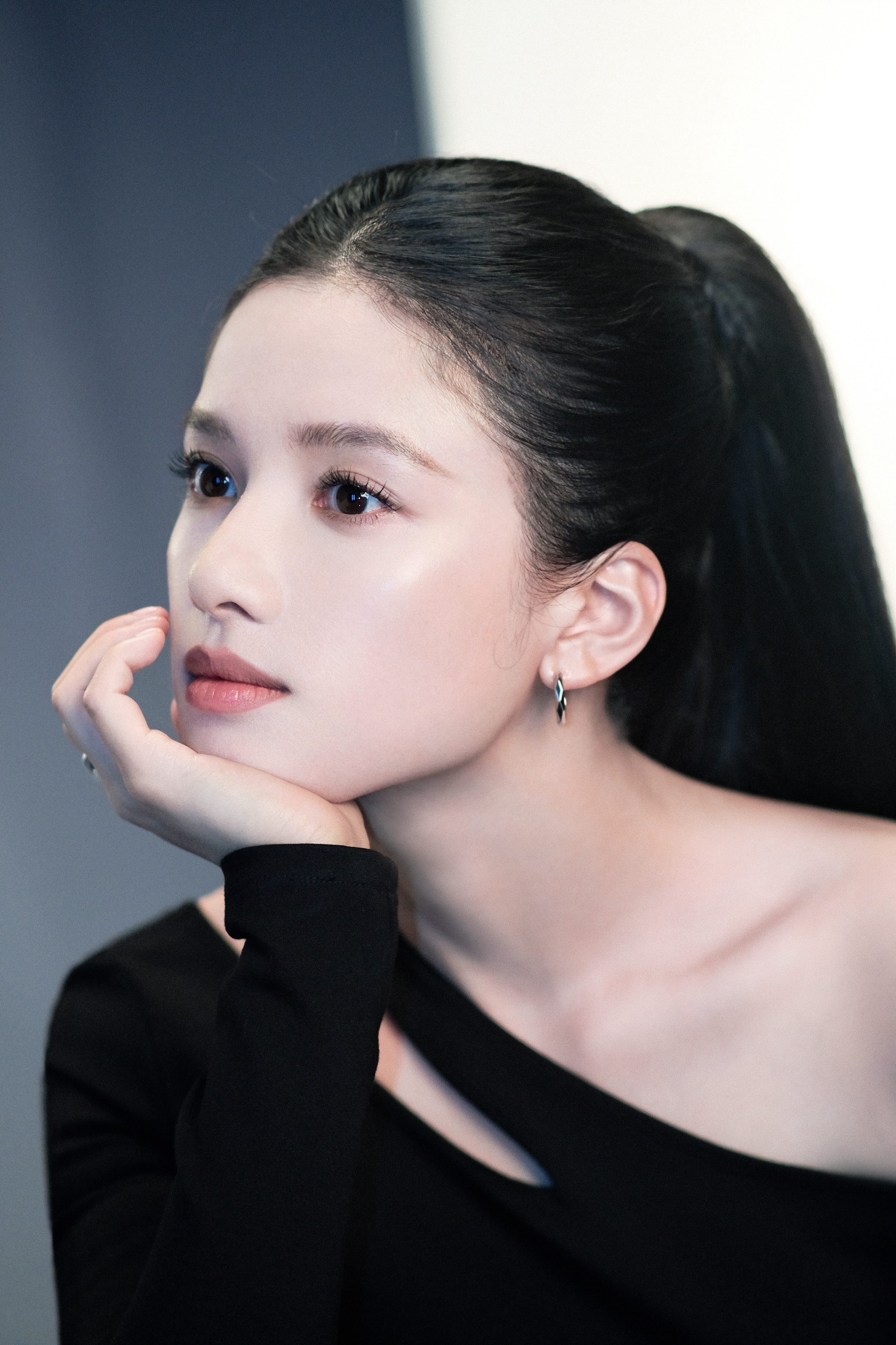 张婧仪张婧仪好圆一颗头张婧仪美妆代言照这张权威的脸太适合代言了