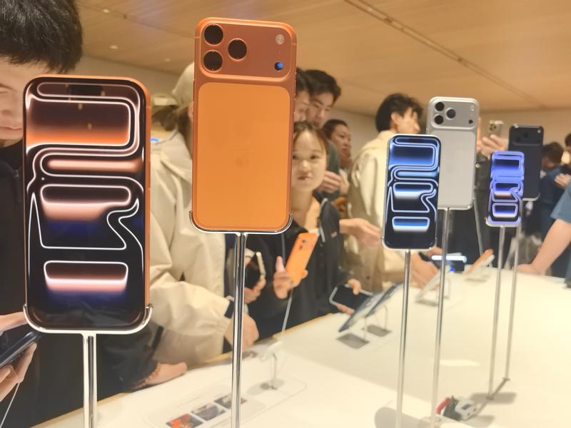 苹果客服回应iPhoneAir降价2000元。近日（1月25日），苹果部分直营