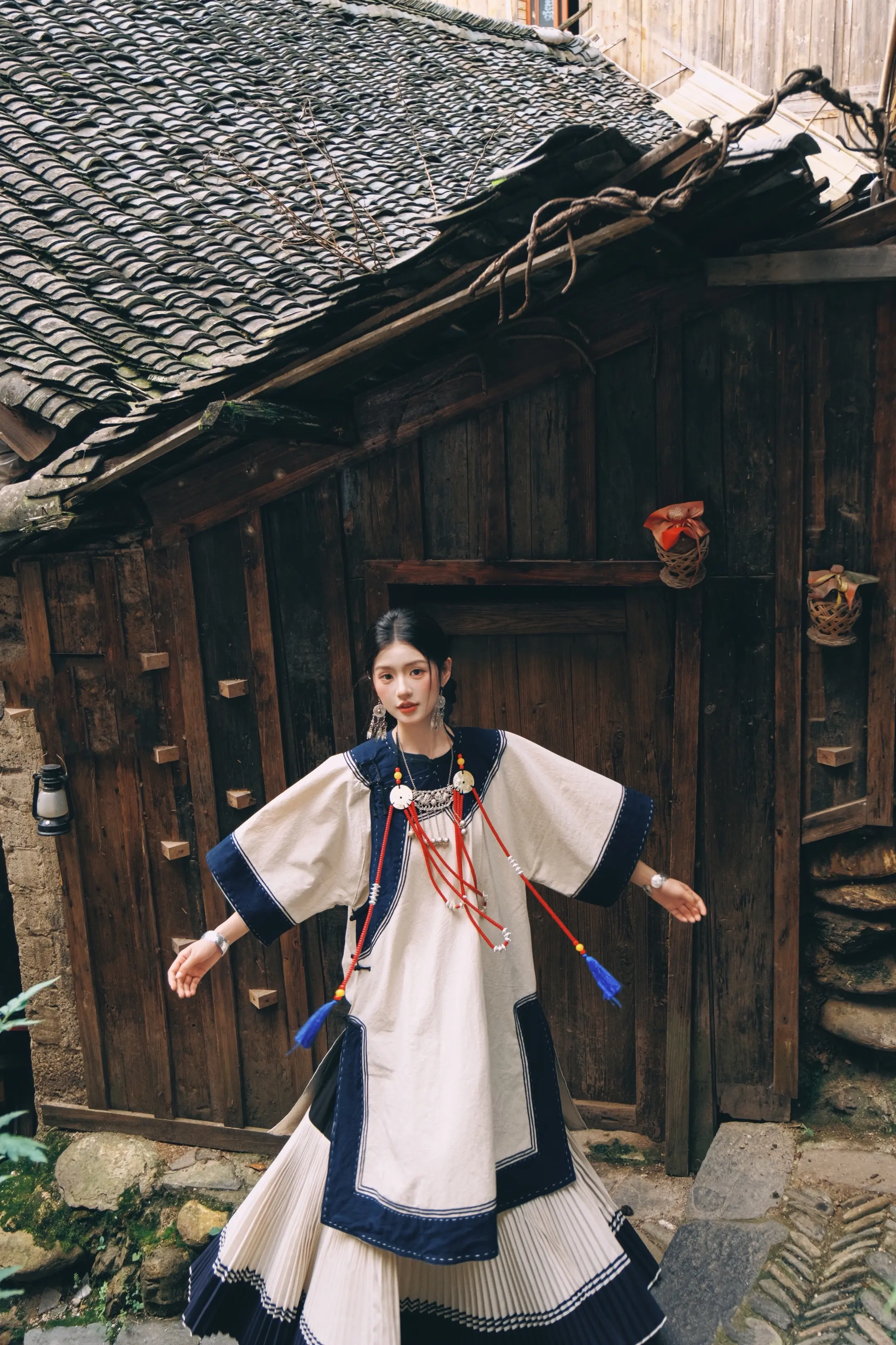 故事感满满的彝族姑娘