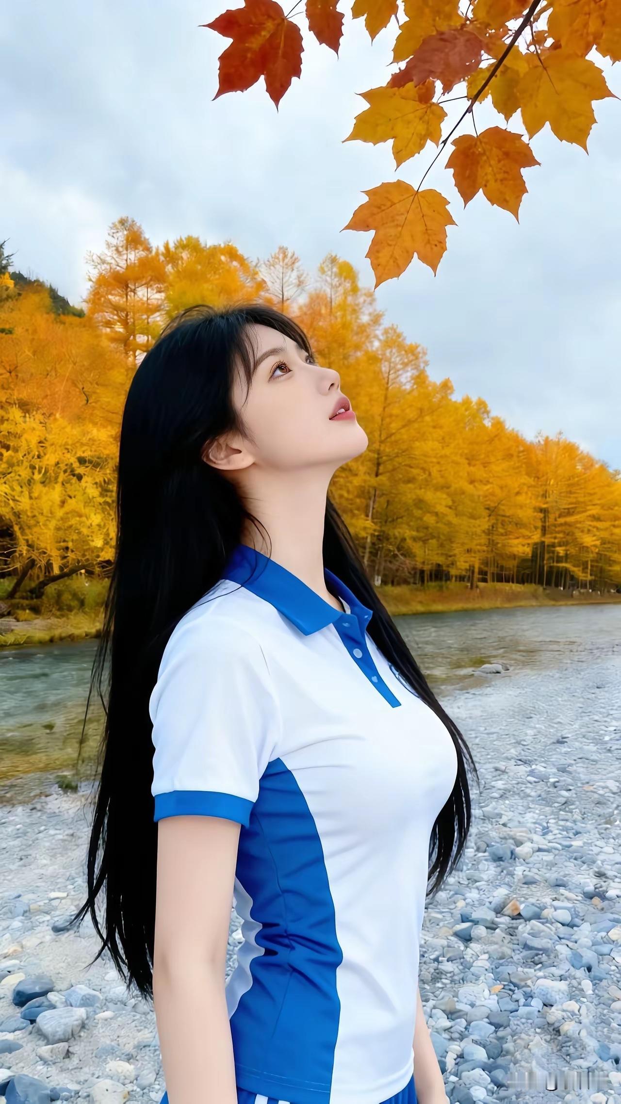 蓝白色块切割日光在卵石滩上踮起的足尖惊起草叶间细碎的震颤身后的树林正烧着饱