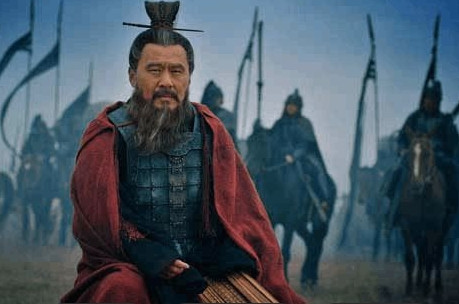 公元208年，13岁的曹冲病逝，他的好友周不疑悼念后离开。曹操吩咐手下：“去把