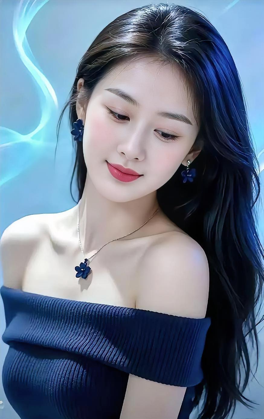 《深蓝光影里的低语》幽蓝背景，晕染着微光，露肩深蓝，裹着温柔的轮廓。