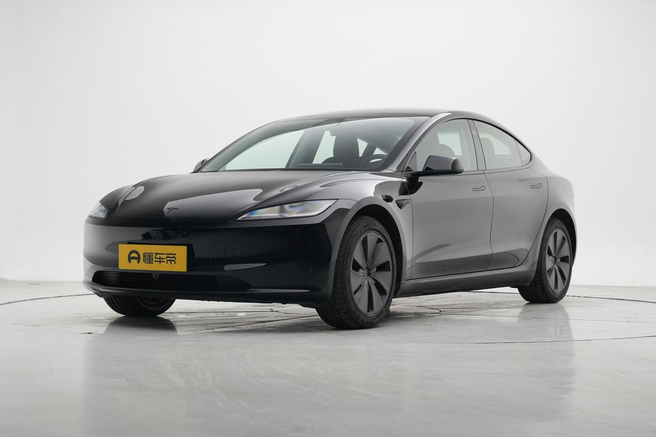 特斯拉Model3，毛坯房？我看是“性冷淡风”样板间。坐进Model3里，