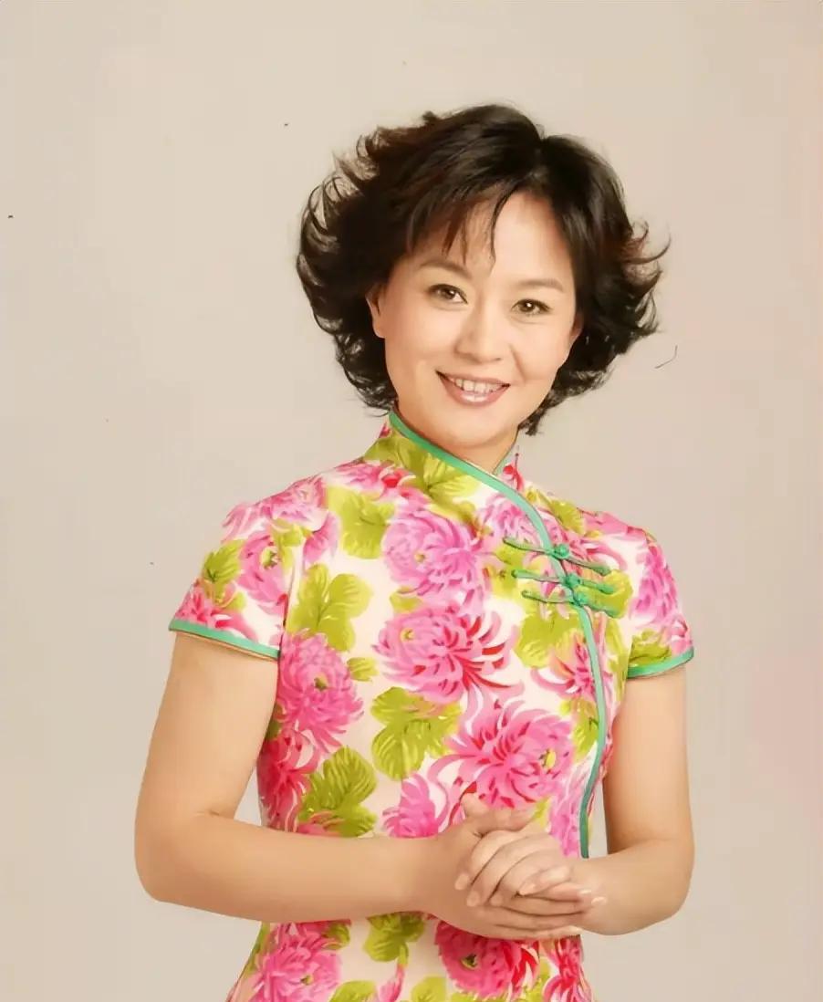 1999年，鞠萍向丈夫提出了离婚，丈夫却提出孩子和钱只能带走一样。鞠萍一听就知道