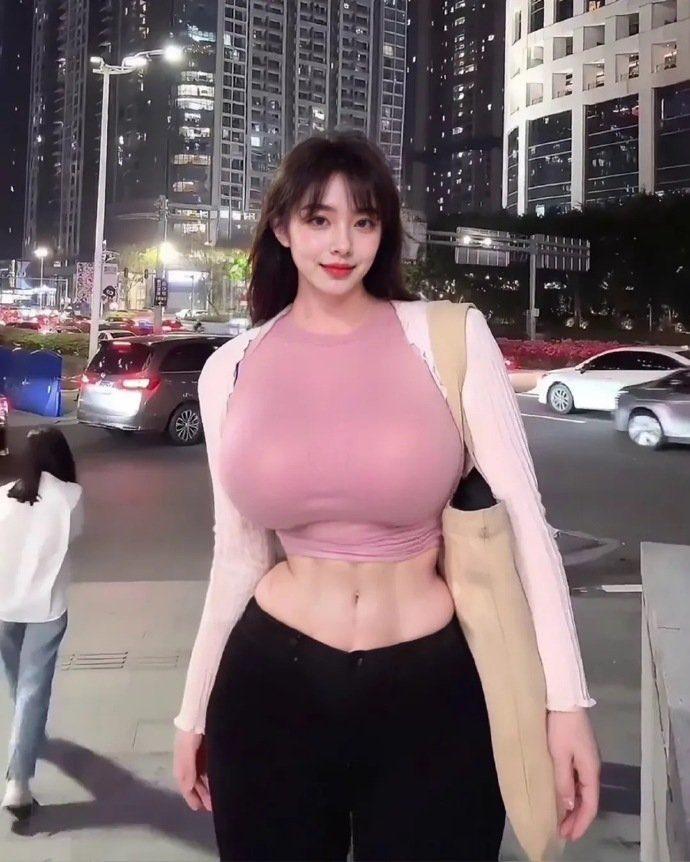 实力雄厚，品味时尚。展现年轻女性的魅力