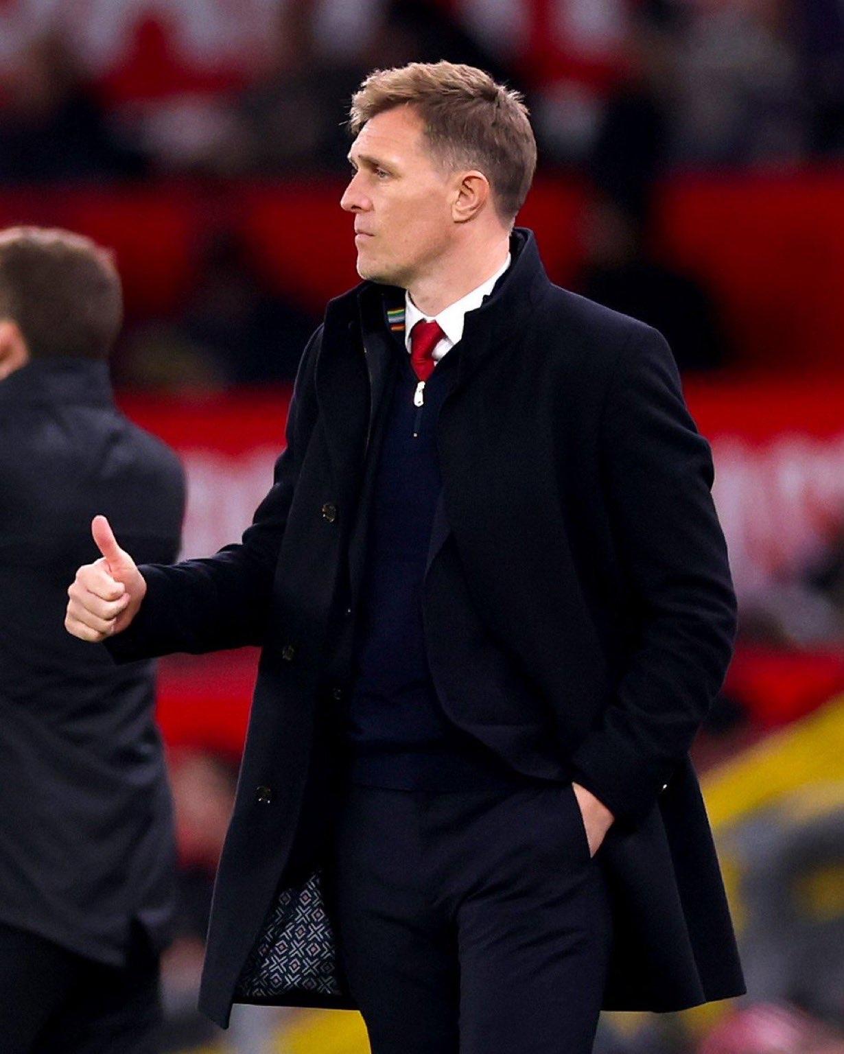 弗莱彻的排阵是我见过的最搞笑的，一见过用球员优点的，没见过专门用球员缺点的[我想