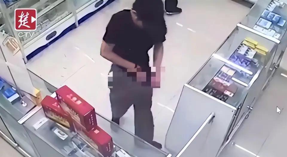 湖北这事儿，真是堪称“药店版的宫斗剧”！刘先生本来是想买盒“伟哥”壮壮胆，结