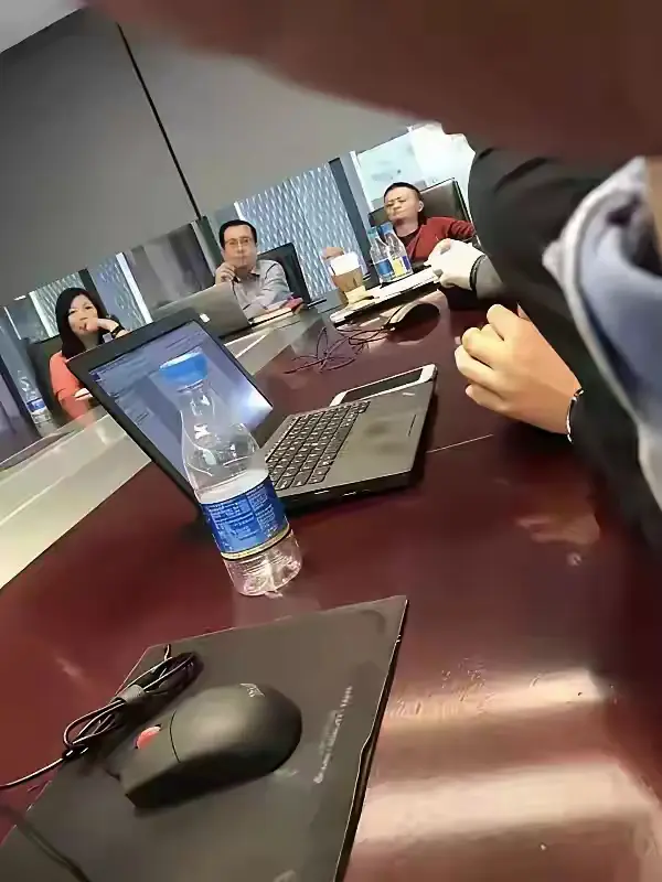 看看马总，别人都是缺钱，他苦恼什么？