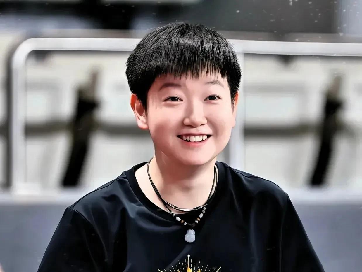 孙颖莎年入3000万，这个数字你服不服？单看她去年拿到的奖金是177万，但这仅