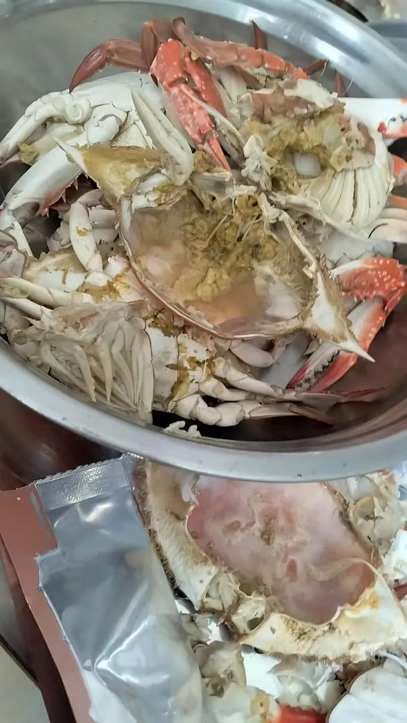 今天天刚亮，早早的上九田水产批发市场，买了9斤8两梭子蟹，25元一斤。看看这个