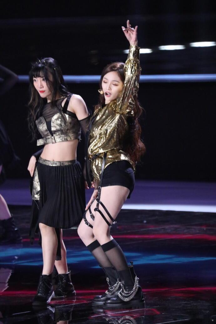 脱离了美颜滤镜的明星是不是也很普通！