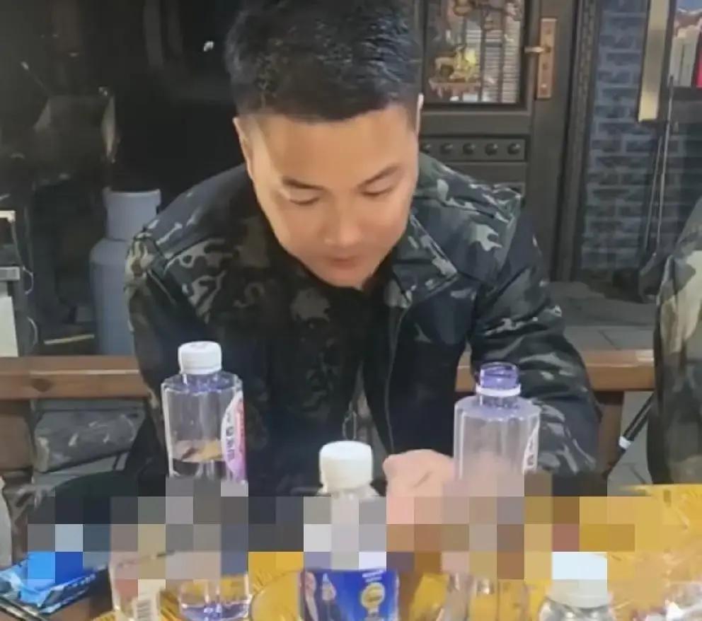 辛巴这么久没回来开播，真不是网上猜想的被平台打压或者不敢露面。这两天同为大主播的