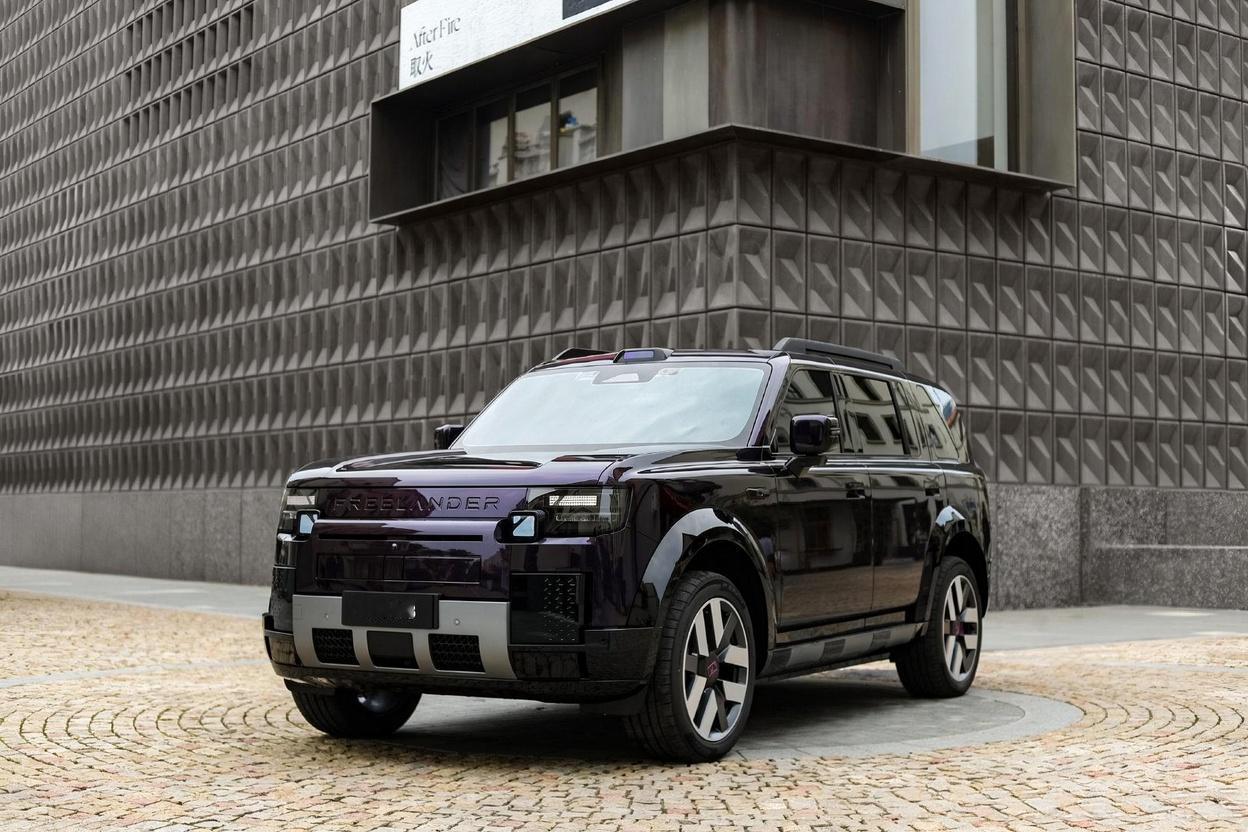 3️⃣🔟万级SUV，居然把"三把锁+空悬+后轮转向+华为智驾"全系标配了？