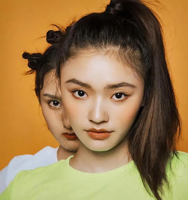 林允是怎么同意和宋祖儿拍第一张照片的这不是明摆着坑林允吗？本来宋祖儿脸就小，再