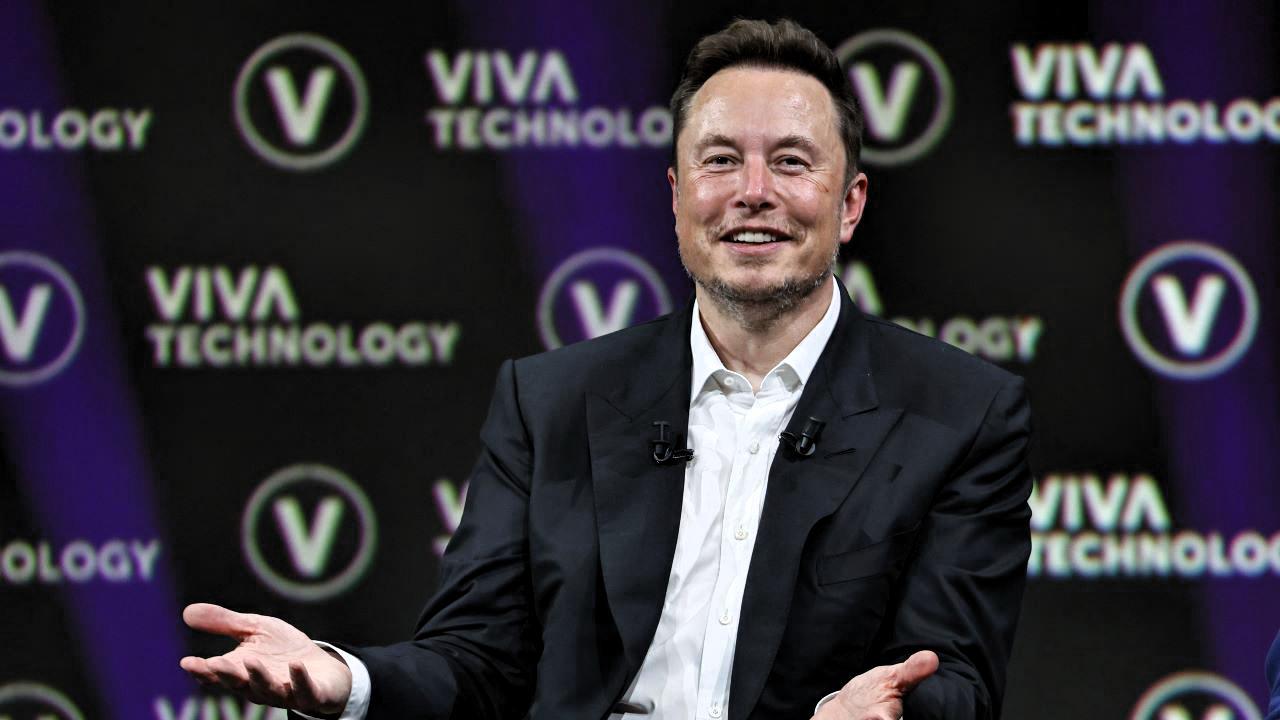 震惊世界：世界首富帅哥🤵马斯克财富又飞涨了，恭喜恭贺！大家看看马斯克是在什