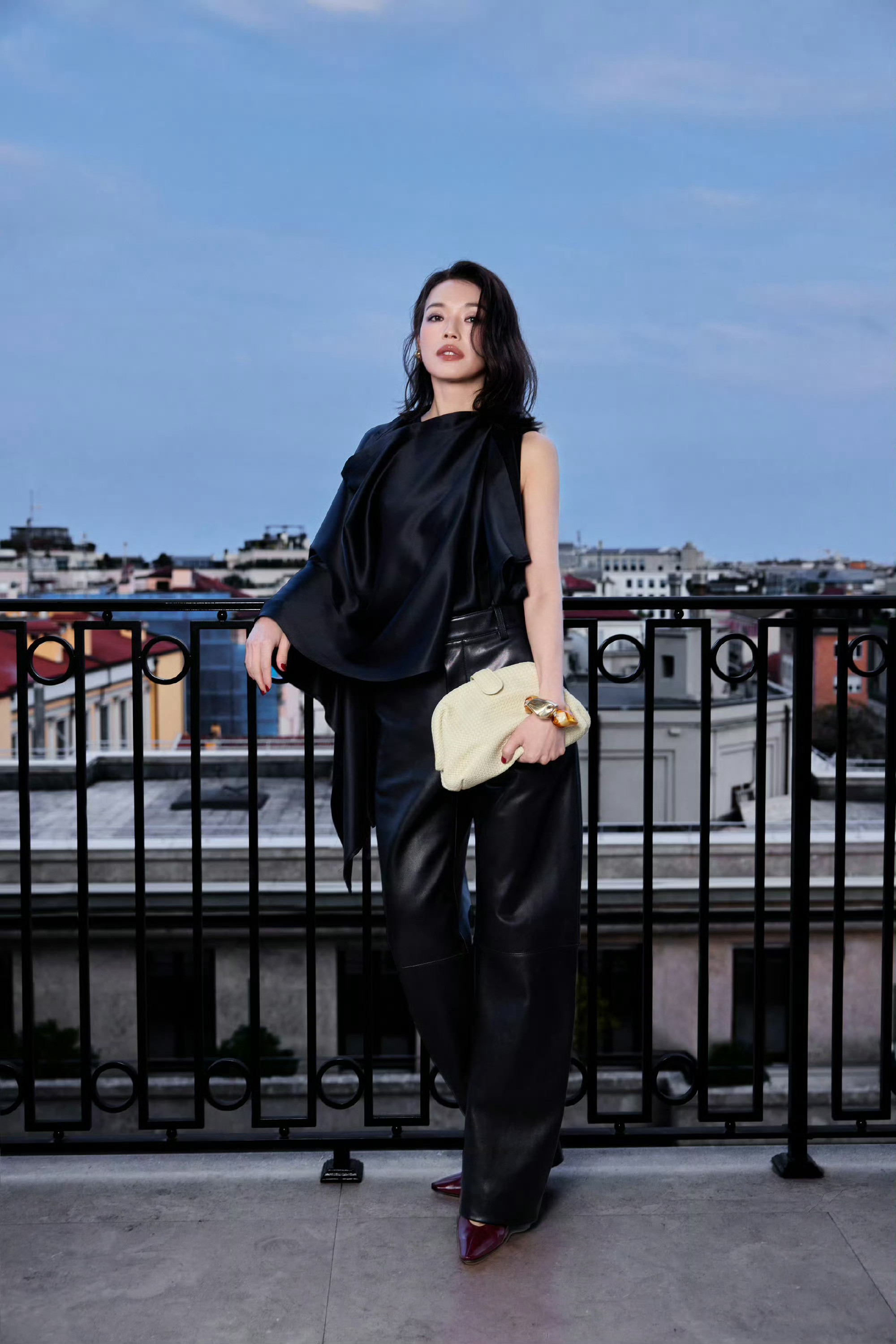 舒淇短发造型看秀舒淇短发造型看秀，这是真的巨星一颦一笑都好从容大气有气质妈咪就这