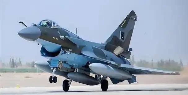 印度：我空军完胜！美国：啥玩意？印度：和巴基斯坦空战我完胜英国：那法国阵风