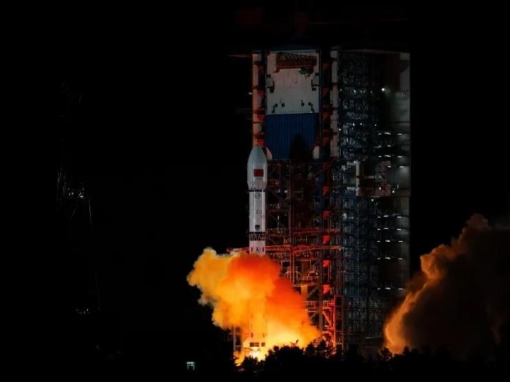 我国西昌卫星发射中心发射成功！5月31日消息，我国在西昌卫星发射中心，使用运