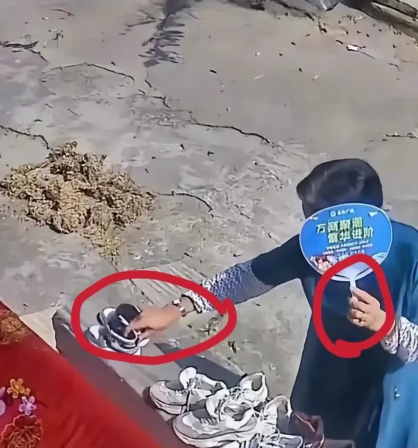 万万没想到，自己洗好晾晒在外面的鞋子被人动了手脚！一查监控，竟然是邻居干