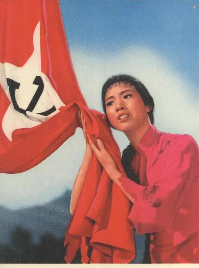 巴金老先生在《随想录》里写的那句“样板戏诞生就带着原罪”，可捅了京剧圈的马蜂窝。