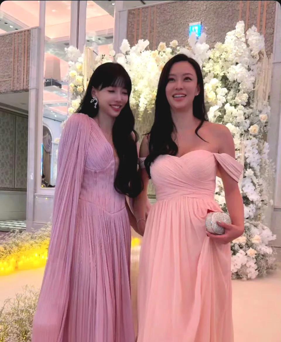 终于知道王力宏为什么要和李靓蕾离婚了，讲真，不论身材，长相，气质都没有值得称道的