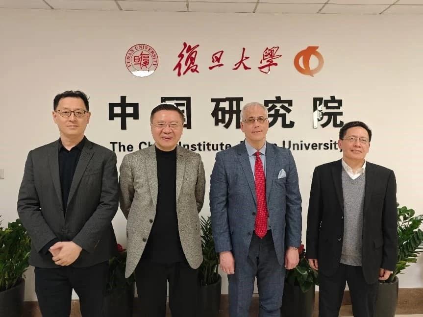 张维为教授的研究院在3月27日又迎来了一位贵客，来的不是旁人，来的是克拉文斯教授