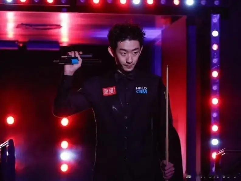 吴宜泽夺得世锦赛冠军，创造的历史记录如下:1.成为史上第二年轻的世界冠军（22岁