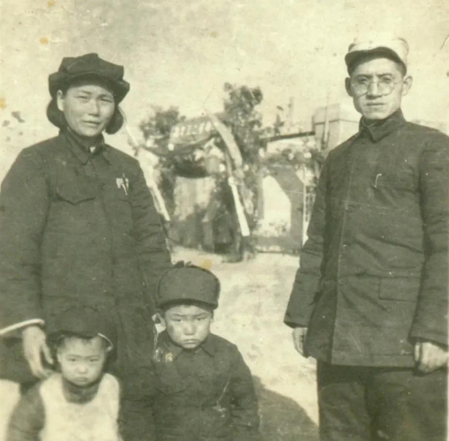 1937年，太原兵工厂的刘贵福，听说八路军打了胜仗，就带16个工友投奔八路军，谁