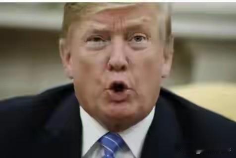 美元直接跌麻了，创下近四年新低，相当于以前能换7块多人民币的100美元，现在连7