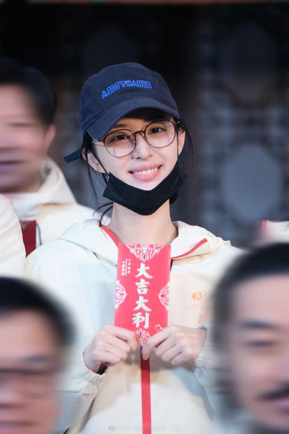 王楚然为演明月录苦学中医王楚然在电视剧《明月录》饰演女主魏彩薇，不愧是观众心中的