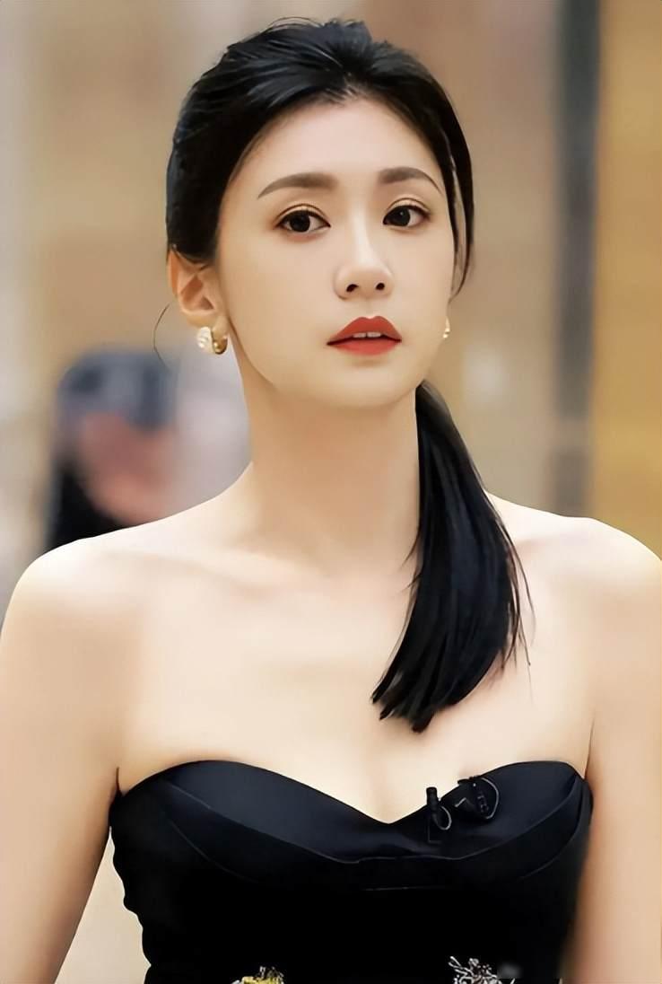 修杰楷被捕现场幼女哭喊，十年“暖男”人设崩塌，前夫遗产竟全归梧桐妹202