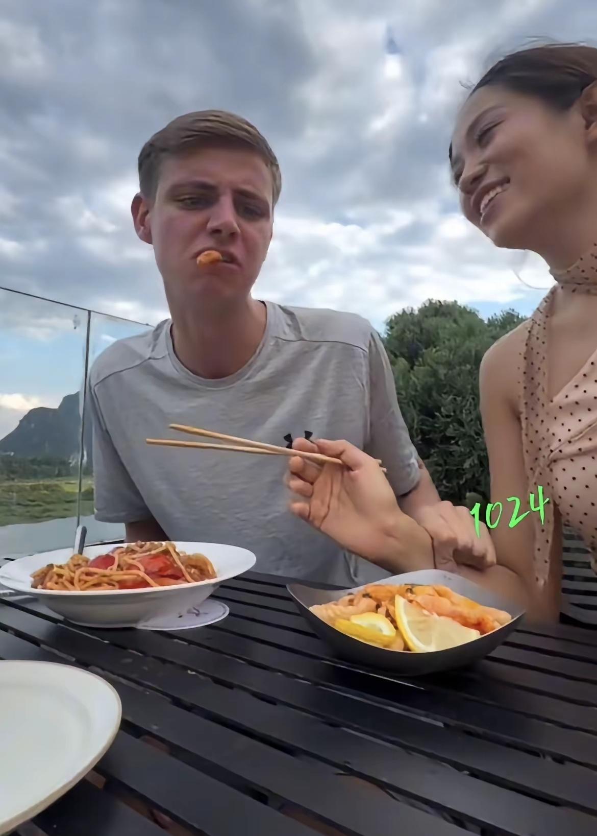二十元麻辣烫开启的闹剧，一路演到了广西，画面愈发不堪入目。看完这段视频，生理不适