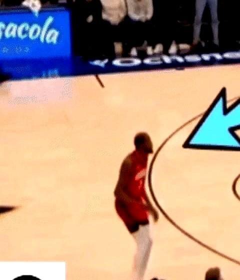 杜兰特把11次助攻喂到了嘴边，队友硬是咽不下去。你看到的是他加时赛独木难支。