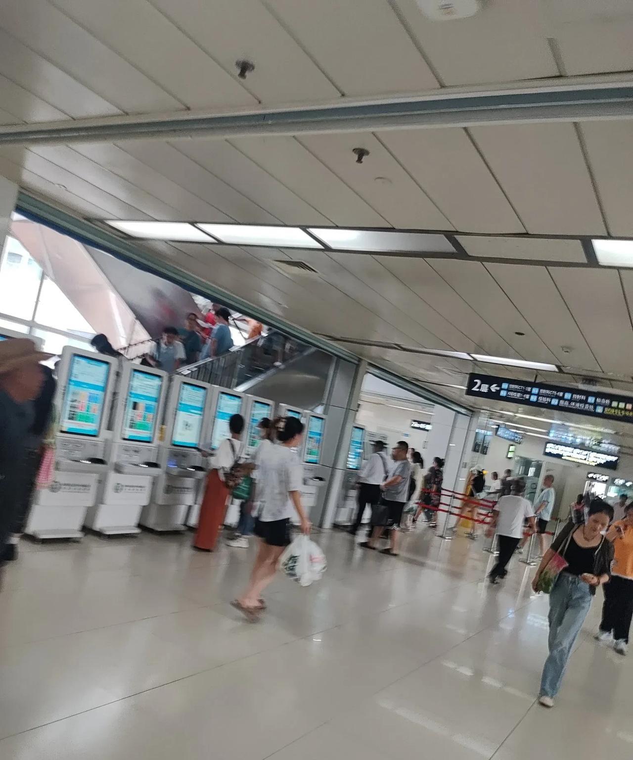 听上海的医生朋友说，现在无论硕士，博士，在上海的三甲医院都拿不到编制，无论有多么