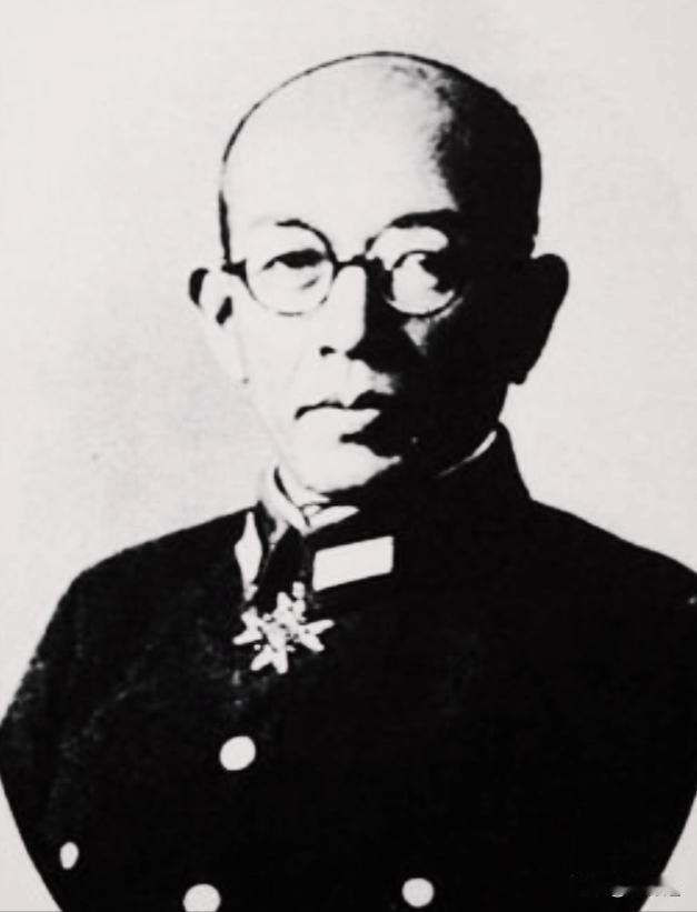 1939年，日军少将中村正雄被击中腹部，身受重伤，军医为了取出子弹，只能切开他的