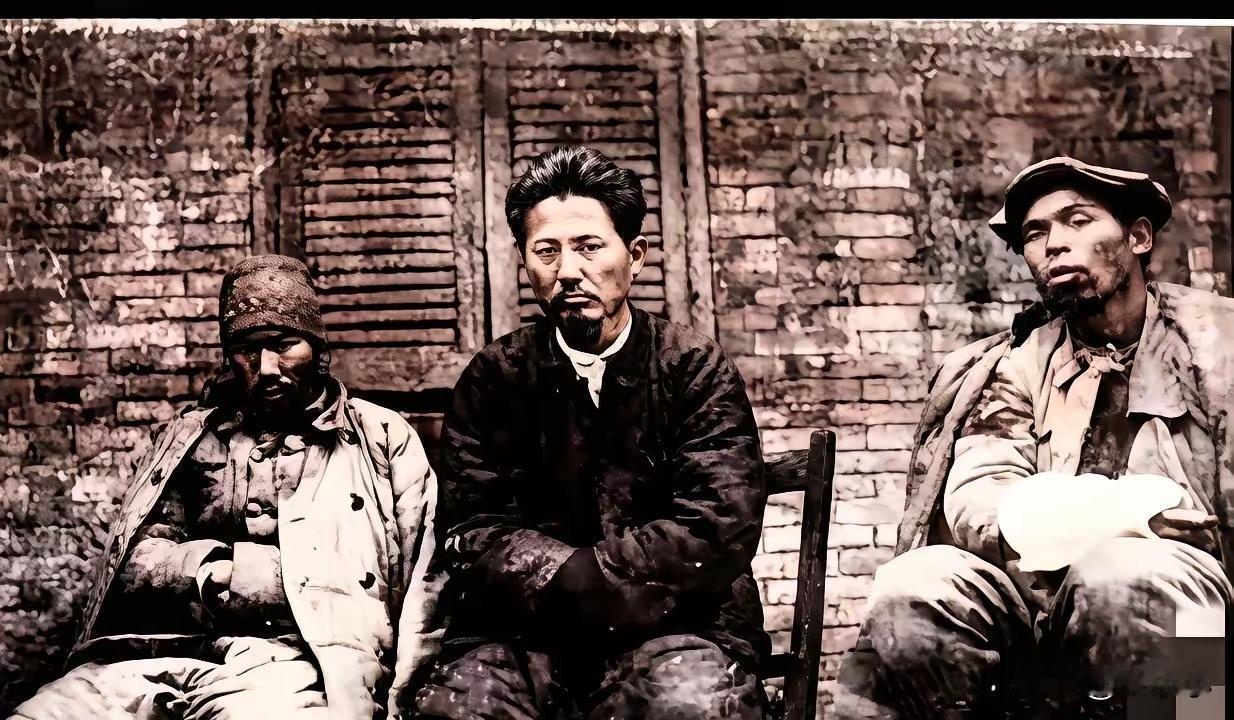 方志敏刘畴西王如痴三位烈士，怀玉山血战被俘后皆英勇就义。三人同为红十军团核心将领