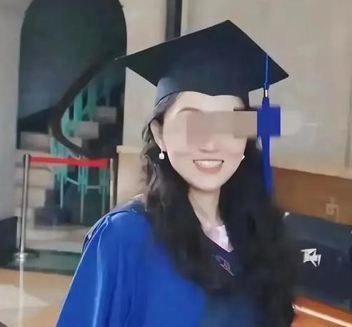 杨同学设局害别人，自己反倒栽了杨同学的录音里藏着太多设计。她伪装身份套话，
