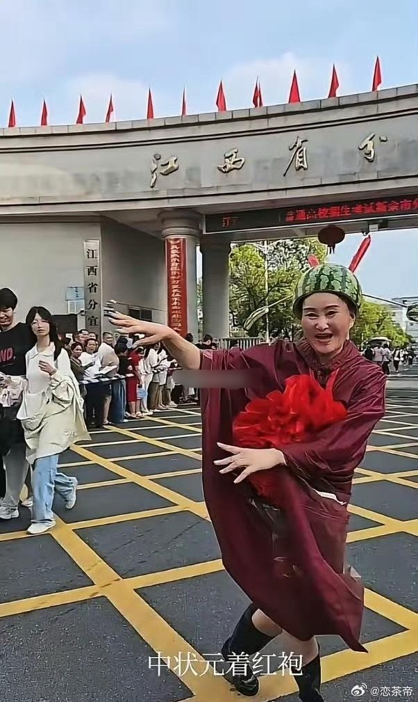 高考的热度也要蹭，这种网红怎么想的