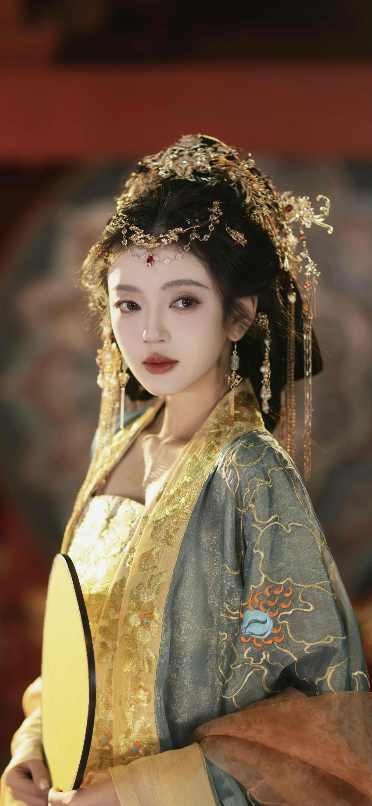 美女壁纸-第5803期-何瑞贤