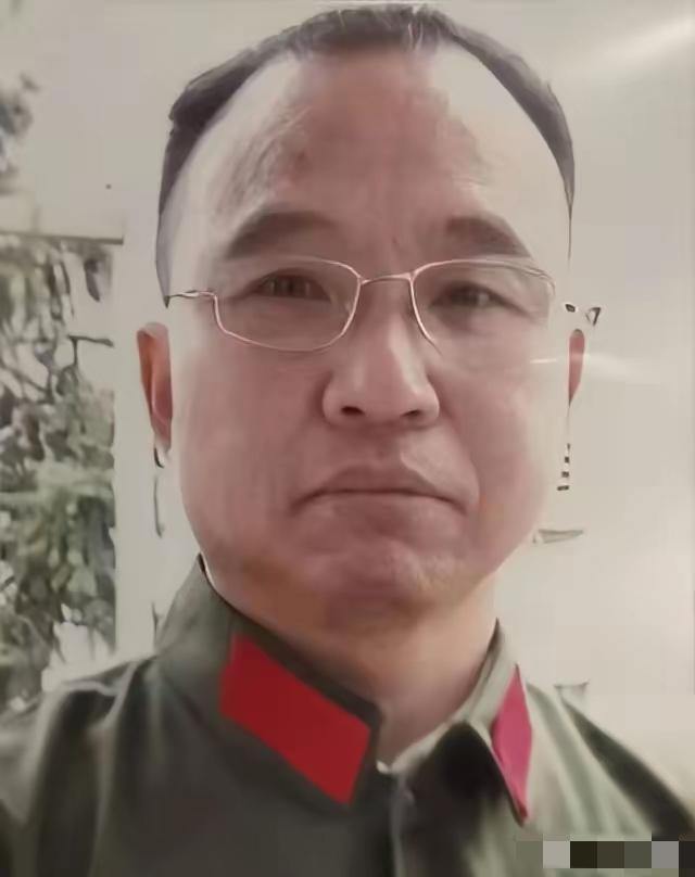 战士两次从运尸车上跌落，护士察觉不对劲拉开裹尸袋，眼前一幕惊出冷汗！198