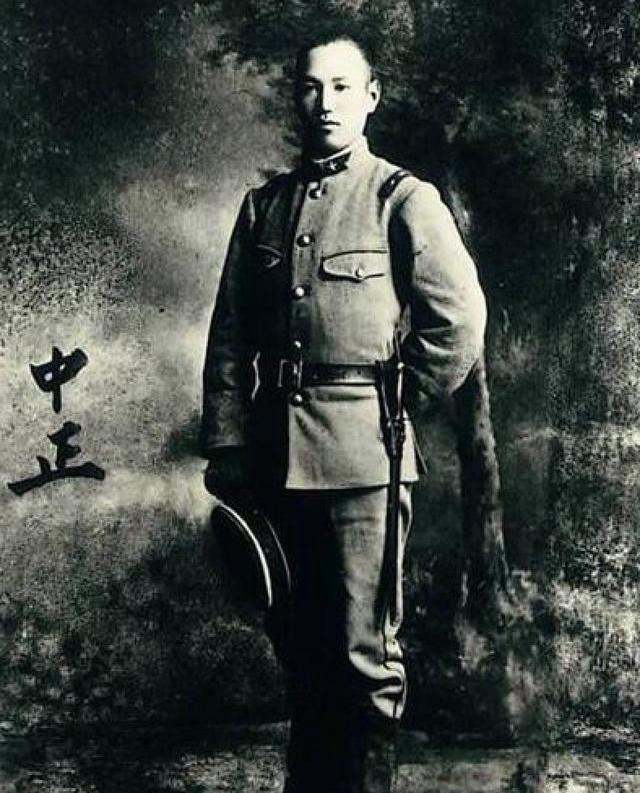 1910年23岁的蒋氏进入日军第十三师团野炮第19联队实习服役，入伍档案留下