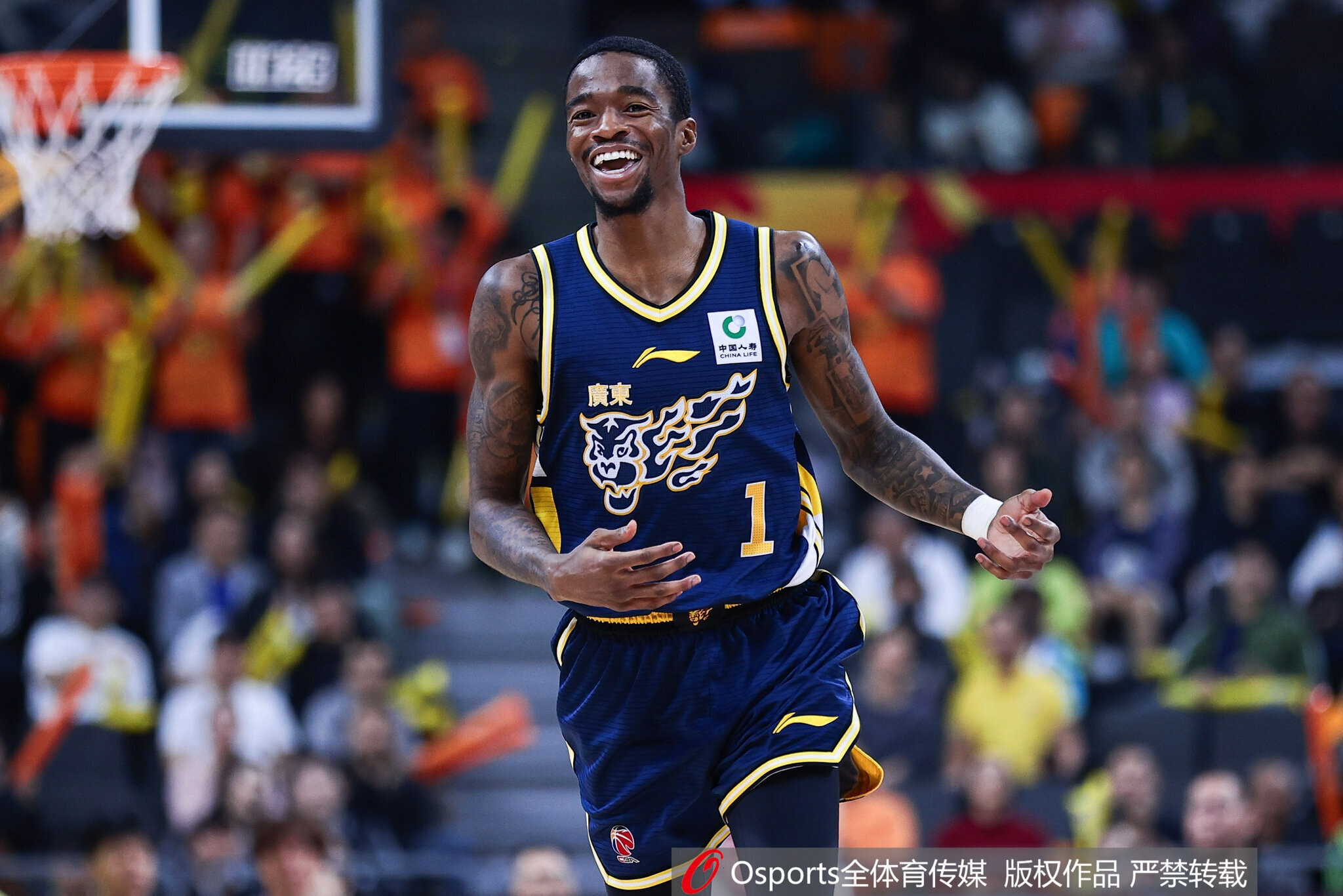 直播吧: 广东队相关方面表示萨姆纳伤情并无大碍