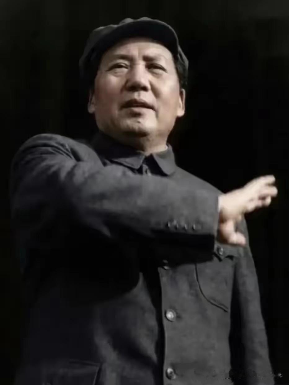 毛主席胸怀大局，是面向世界，面向未来，是面向地球整个人类的。伟大的时代，伟大的民
