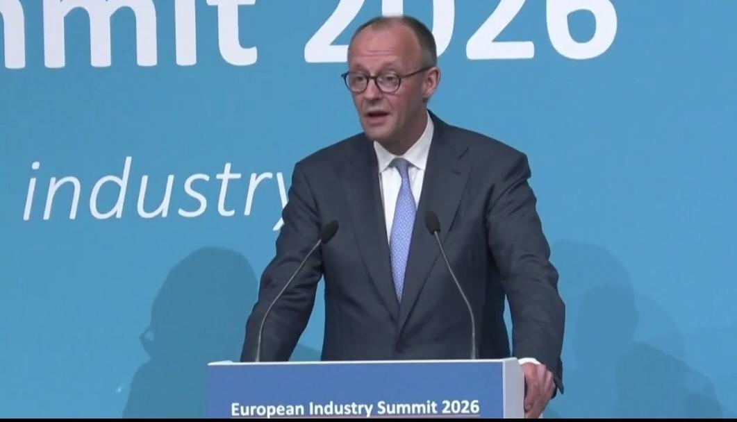 德国总理默茨在欧洲工业峰会上表示：“中国在短短几个月内建成了世界上最大的太阳能发