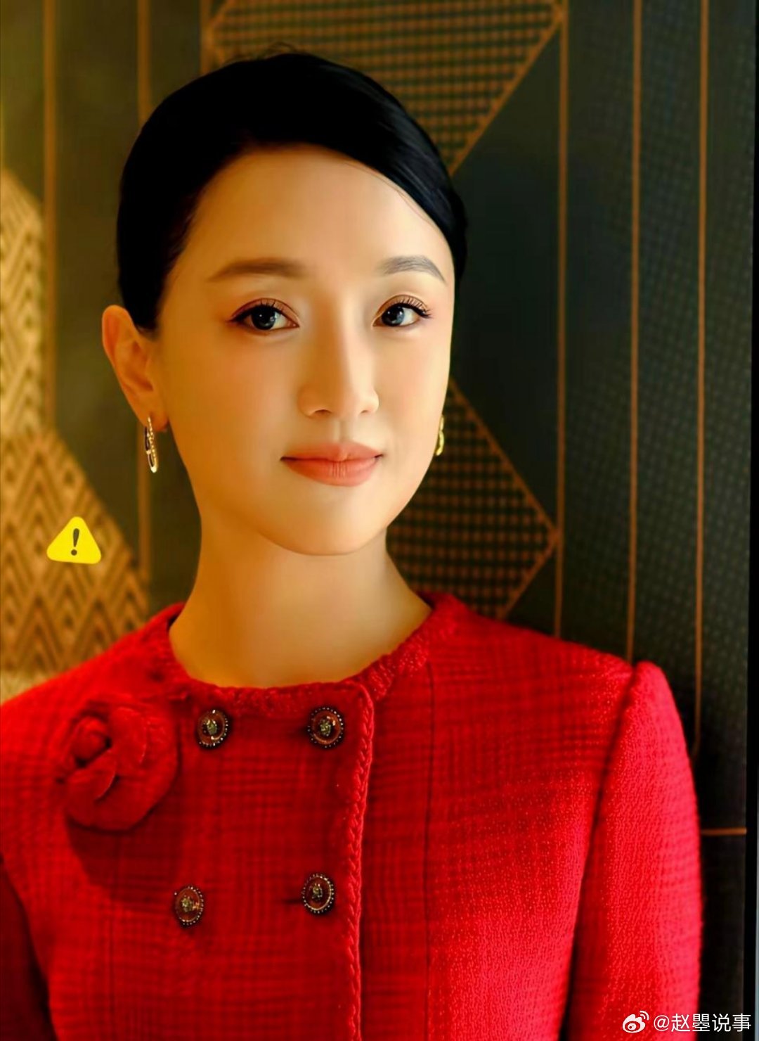 王晶对周迅的评价，戳破了娱乐圈的隐形真相。主持人问他周迅算不算绝代佳人，他直接摇