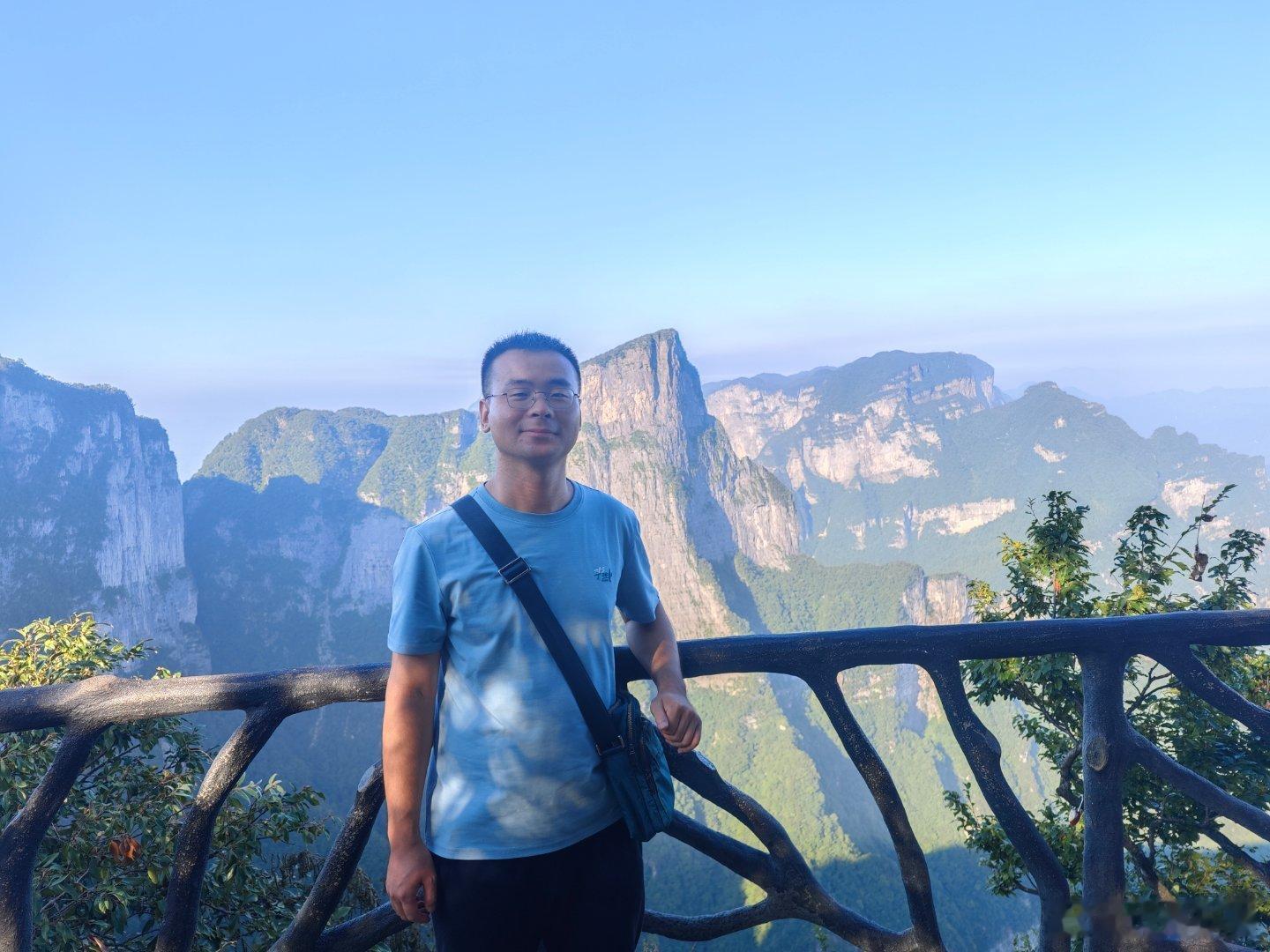 男生咋不跳，这个我村子的娃，211硕士研究生毕业，173.有房，房有贷款，在国企