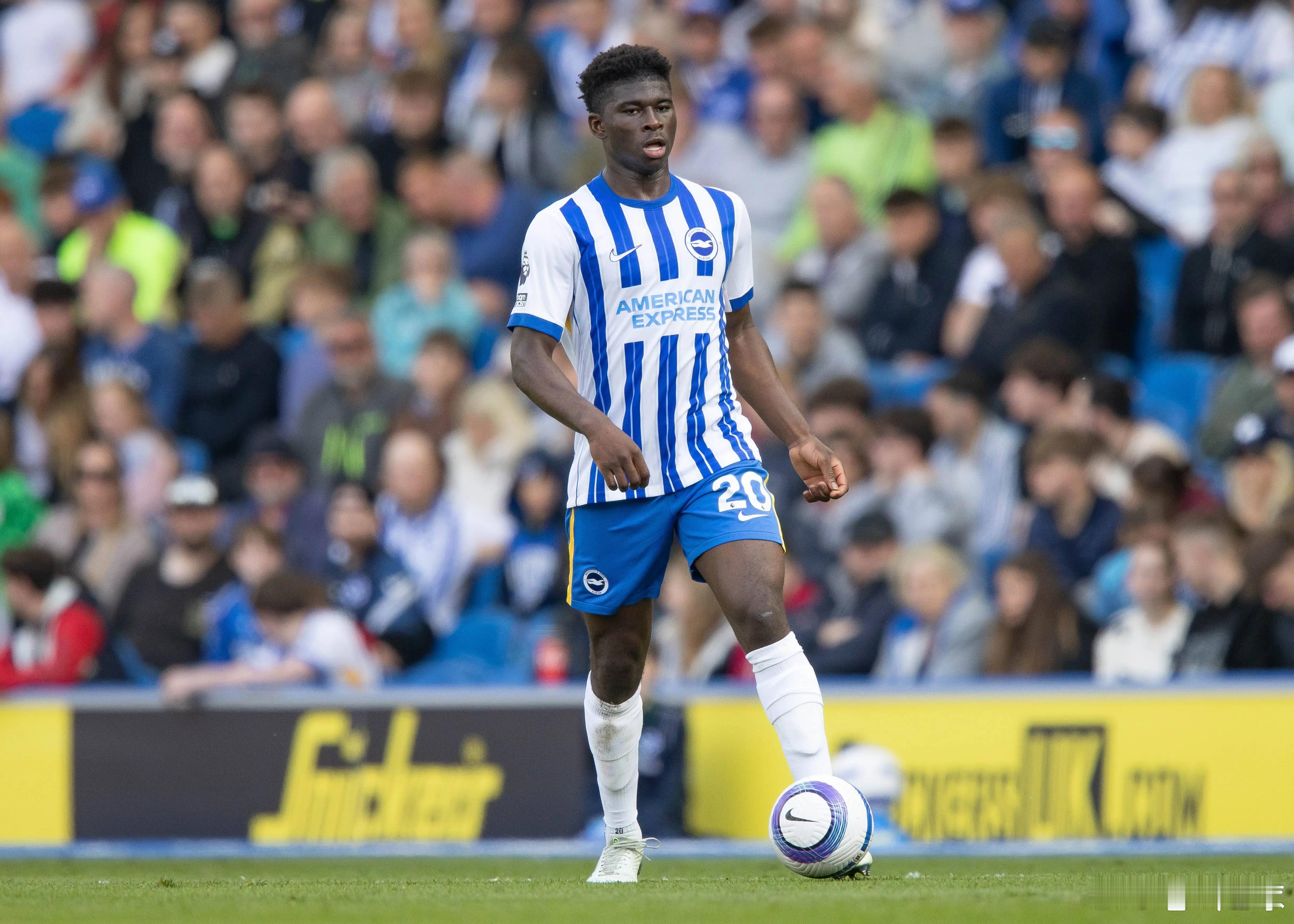 拜仁盯上布莱顿中场巴莱巴，核心动因是格雷茨卡续约僵局——其合同本赛季结束后到期，