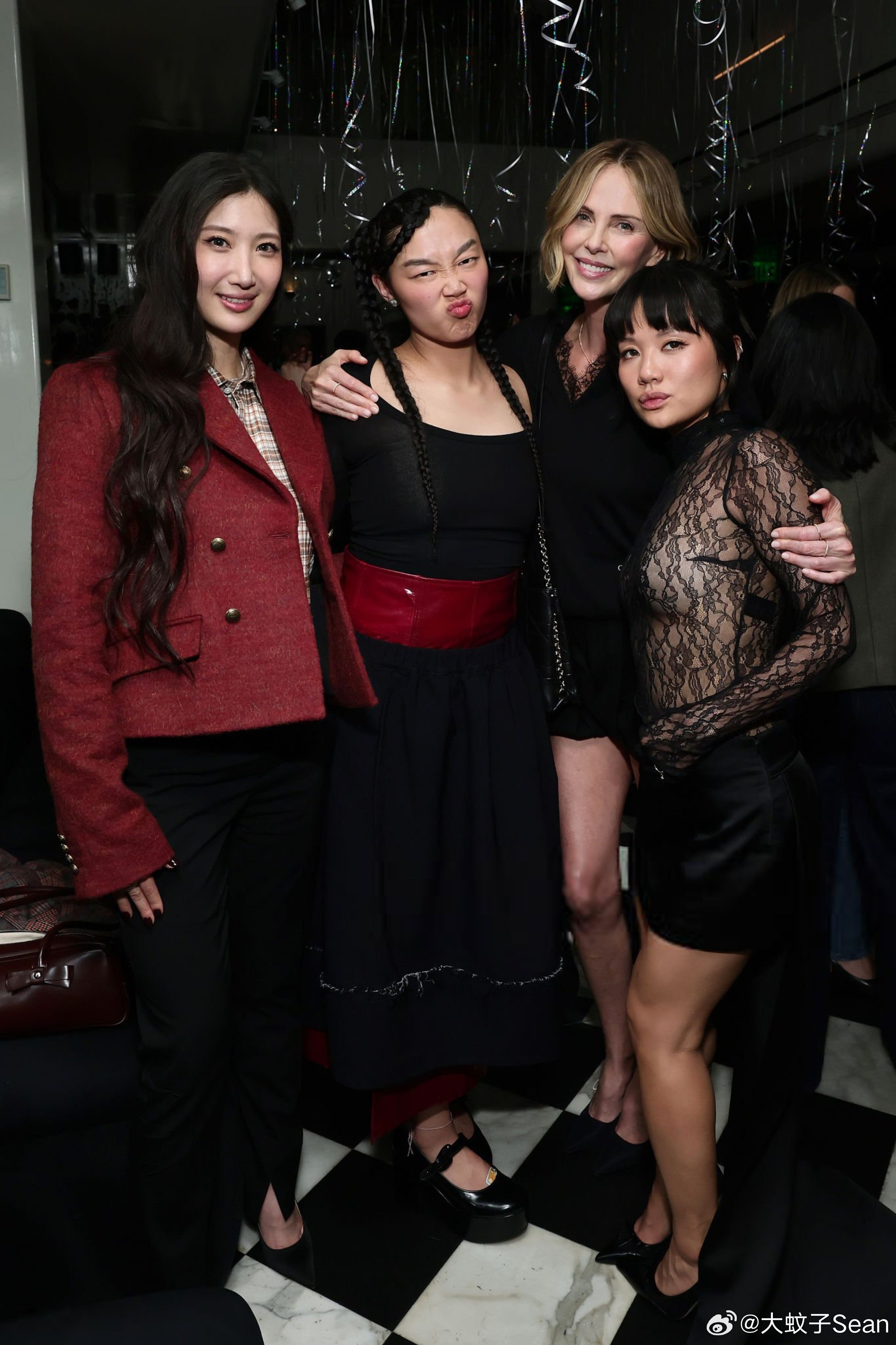 CharlizeTheron查理兹塞隆在洛杉矶出席《W》杂志和Dior举办的奥