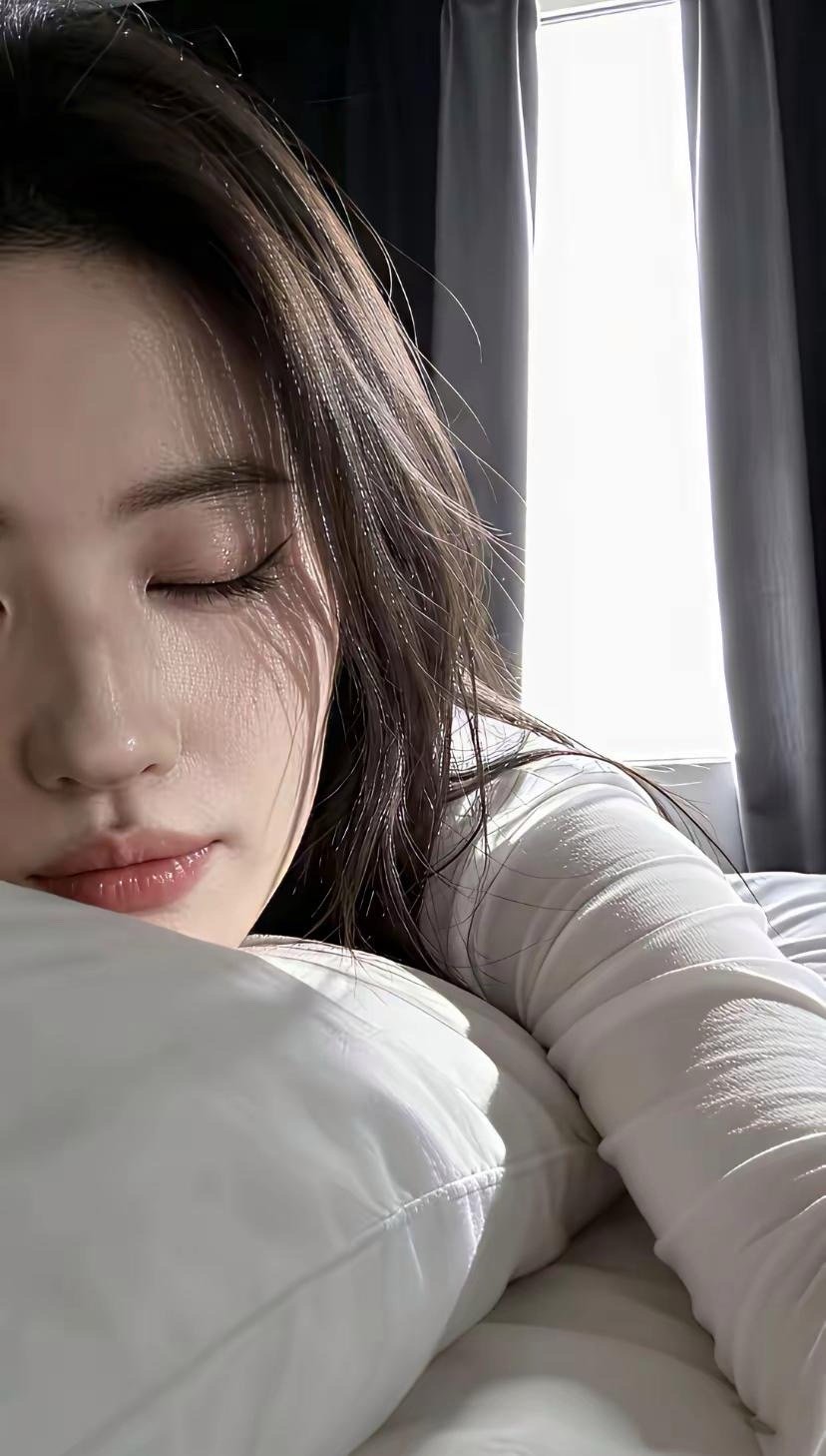 刘亦菲的皮肤状态也太绝了吧，细腻透亮好到让人羡慕！